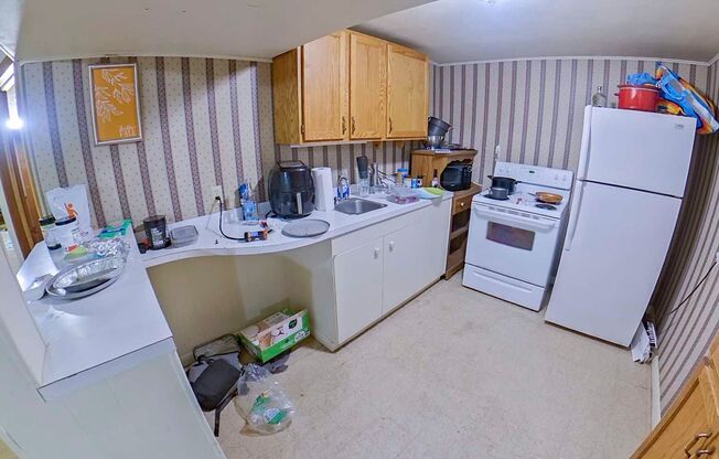 5 beds, 3 baths, $2,295