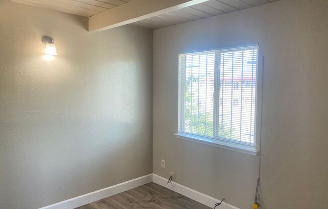 2 beds, 1 bath, 986 sqft, $1,950, Unit 610 B