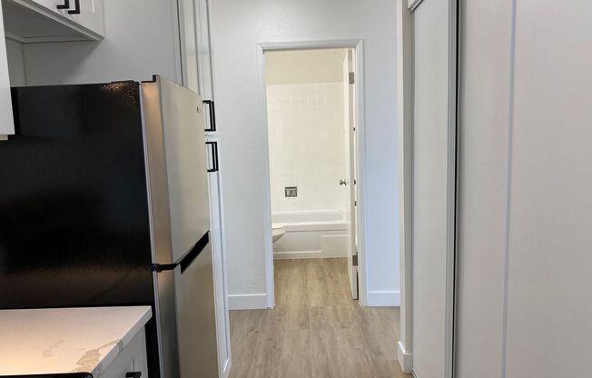 Studio, 1 bath, 405 sqft, $995, Unit Unit 310