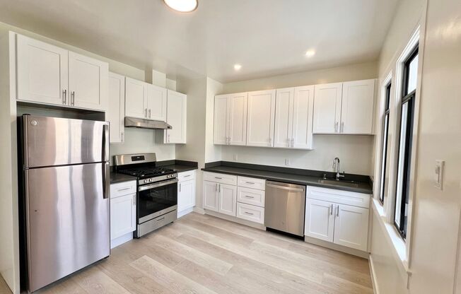 Top Floor 2BR/1BA + Newly Renovated Unit! Parking! In-Unit Laundry! PROGRESSIVE
