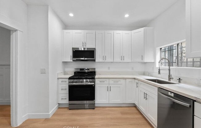 608 N BONNIE BRAE ST