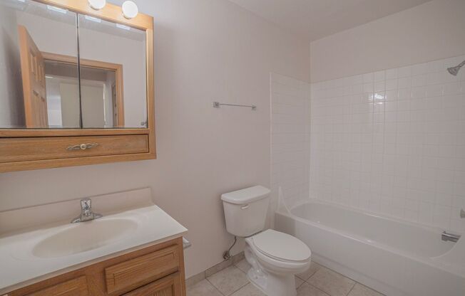 2 beds, 1 bath, 850 sqft, $750, Unit 2502-106