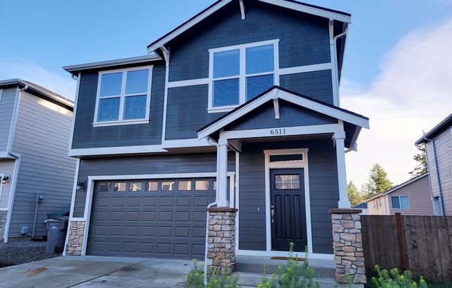 Bright and Spacious 3 bedroom, fully fenced, close to schools and amenities in CK School District