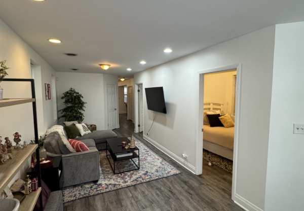 1507 W Henderson St, Chicago IL 1