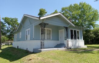 NEW!! NEW!! NEW!! Large 2 Bed/1 Bath Home for Lease!