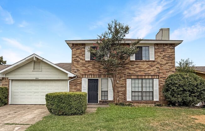 Charming 3-Bed, 2.5-Bath Home for Lease in Meadow Creek Neighborhood!