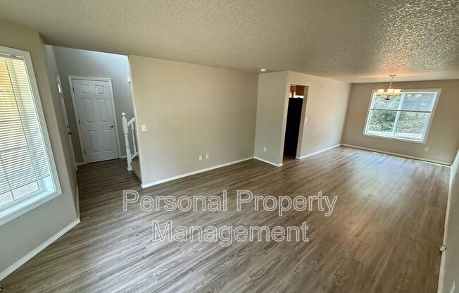 2411 N HERON DR
