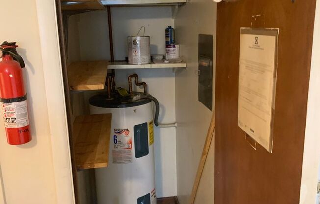 Studio, 1 bath, $815, Unit 351 S. Lincoln St  Apt 1