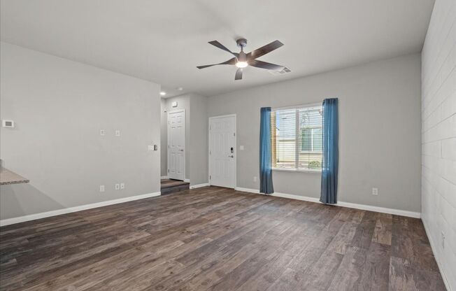 Stunning, Spacious 2 Bd Townhouse with Loft in Gated Community
