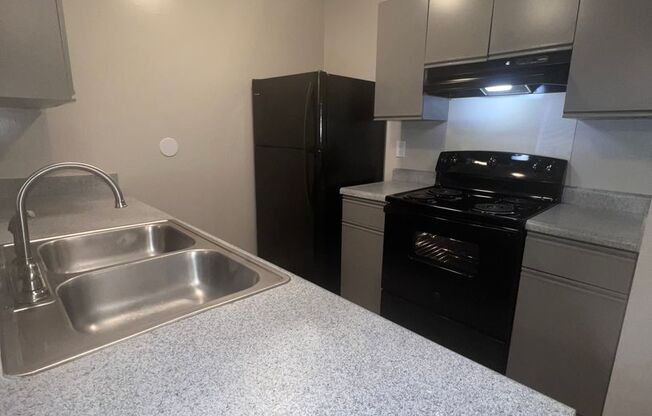 1 bed, 1 bath, 815 sqft, $950, Unit 1030