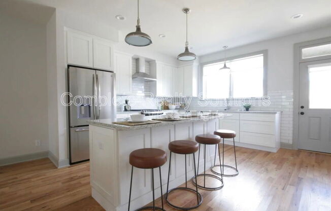 4329 SWAN AVE