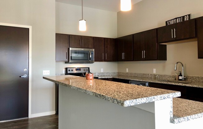 2 beds, 2 baths, 991 sqft, $2,125, Unit 505