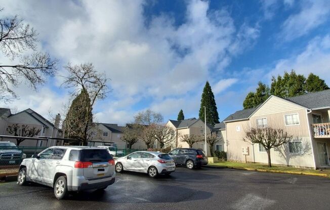 2 beds, 2 baths, 900 sqft, $1,595, Unit X182