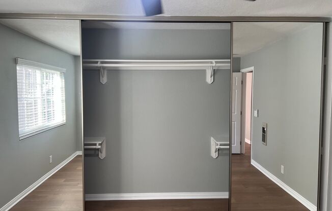2 beds, 1 bath, 850 sqft, $2,810, Unit C-7