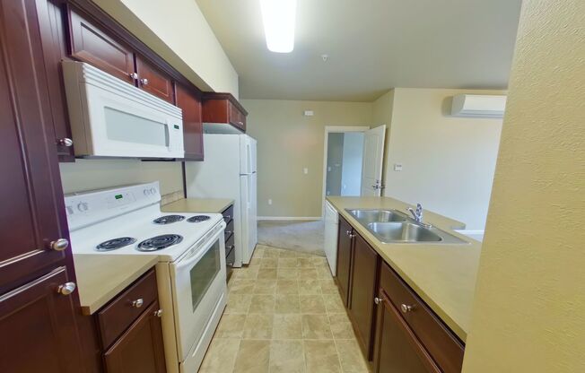 2 beds, 2 baths, 700 sqft, $1,800, Unit 302