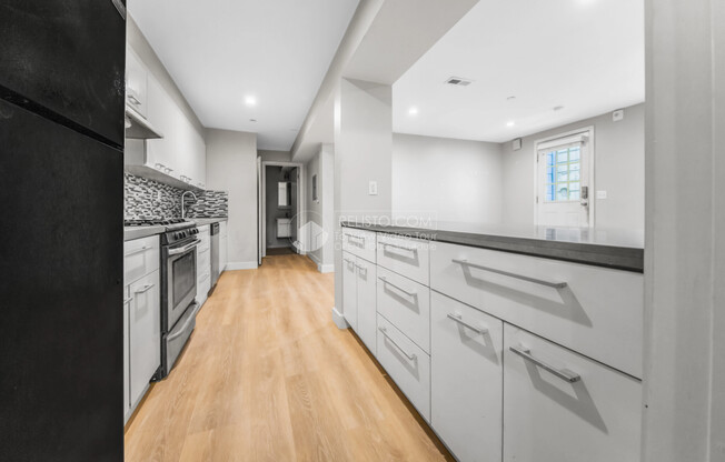 1110 S VAN NESS AVE
