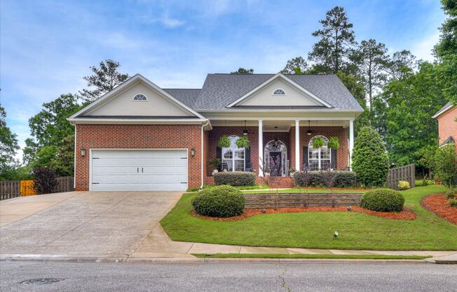 4 bed/3.5 bath updated home in Riverwood Plantation