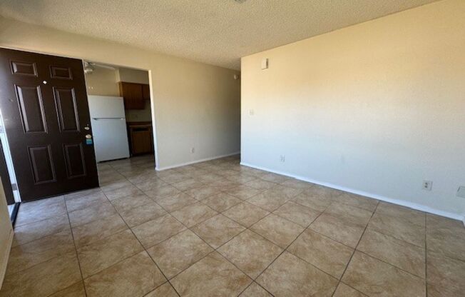 2 BR 2BA Recent Remodel 1 block from River!