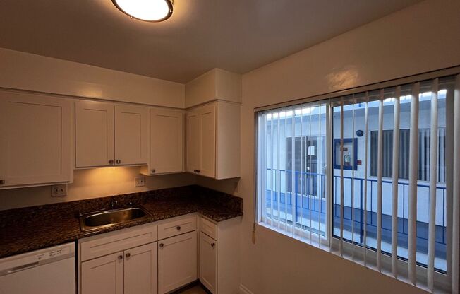 2 beds, 1 bath, $3,425, Unit 204