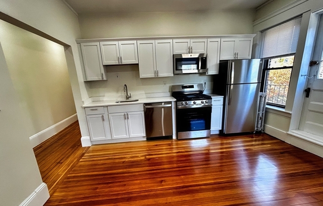 1 bed, 1 bath, 721 sqft, $2,300, Unit 404