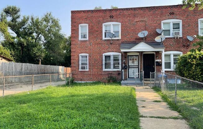910 E. Patapsco Ave.