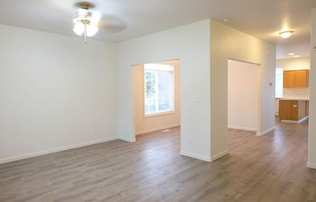 ***REST OF DECEMBER FREE***⭐ Your Dream Rental: Large, Serene Home with Fenced Yard⭐