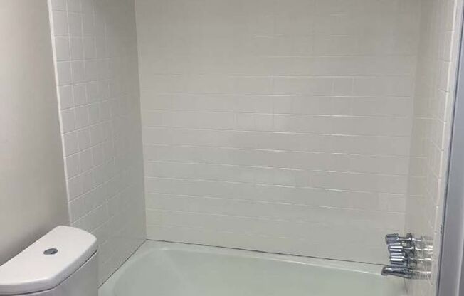 1 bed, 1 bath, 694 sqft, $945, Unit 5345L