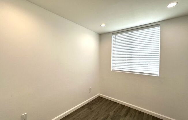 1 bed, 1 bath, 300 sqft, $1,775, Unit 09