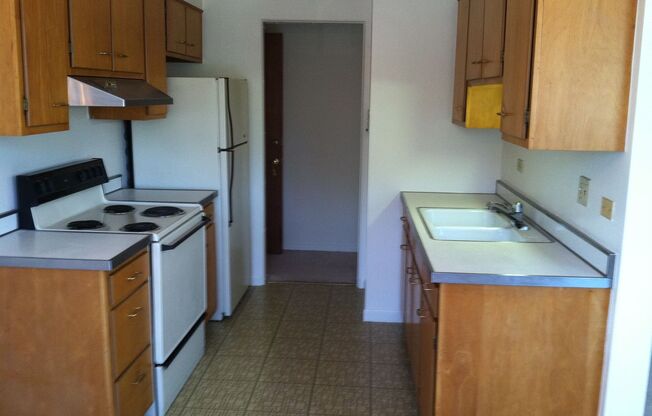 631-651 Busse Hwy