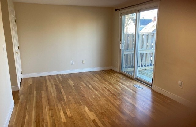 2 beds, 1.5 baths, 1,300 sqft, $2,750, Unit 2