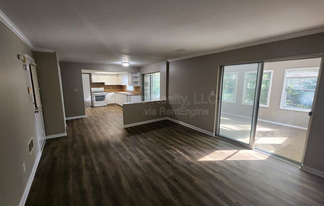 1366 HERITAGE GLN DR