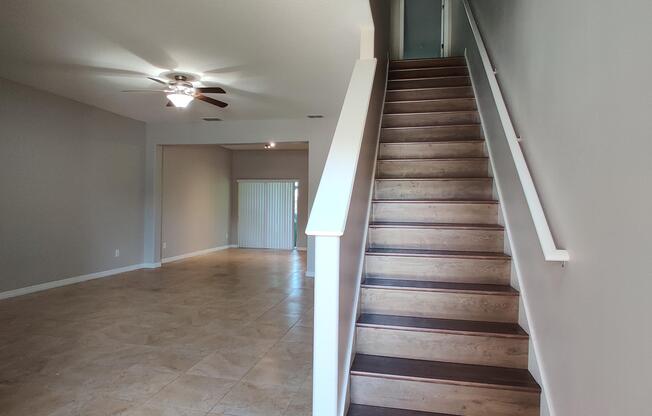 2910 RODRICK CIR