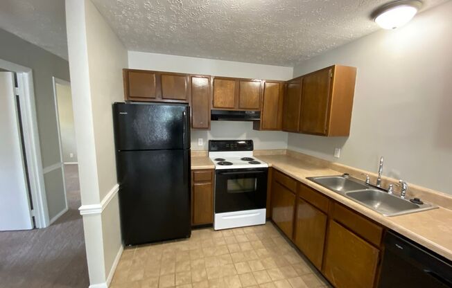 2 beds, 1 bath, 960 sqft, $1,365, Unit 81