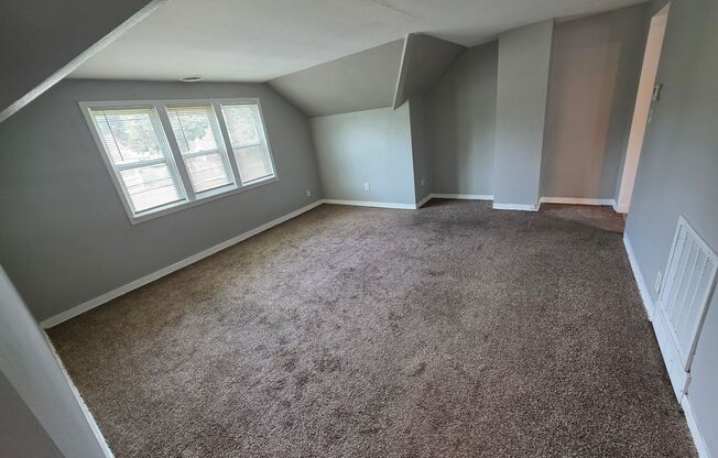 7348-7348A W Medford Ave