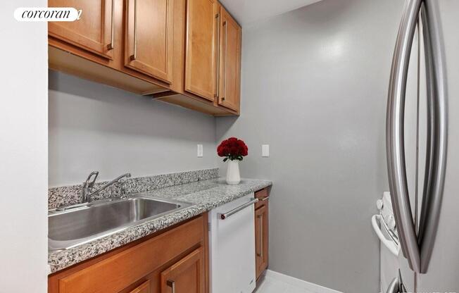 Studio, 1 bath, 482 sqft, $3,200, Unit 2Q