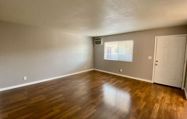 2 beds, 1 bath, 800 sqft, $1,850, Unit O-34