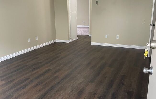2 beds, 2 baths, 925 sqft, $2,450, Unit 37