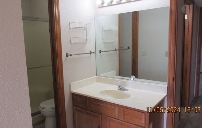 2 beds, 2 baths, $1,150, Unit 500 LH Ave A1