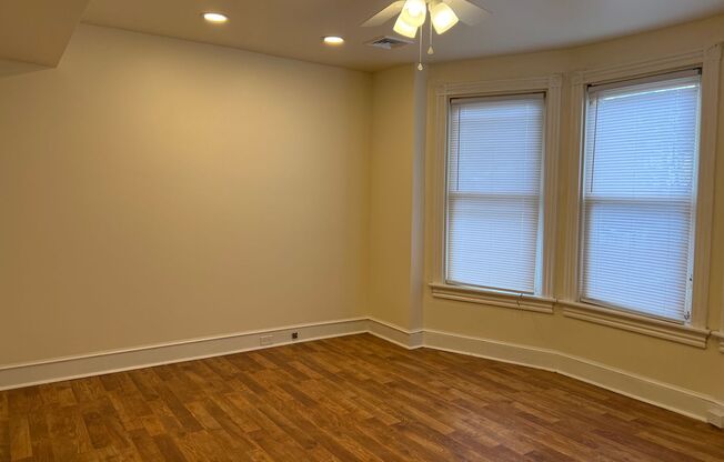 2 beds, 1 bath, $1,595, Unit 2nd Floor