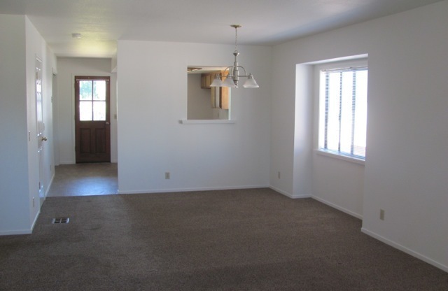 3 beds, 2 baths, $2,900