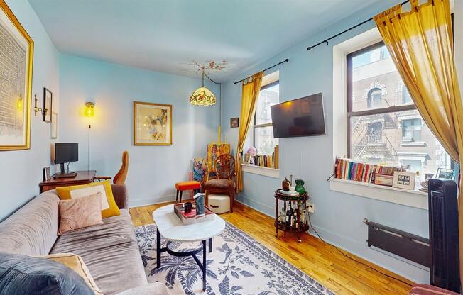 4 W 101 ST