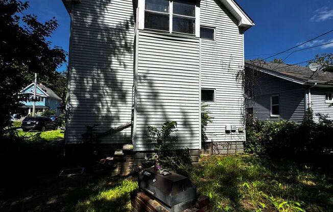 11222 REVERE AVE