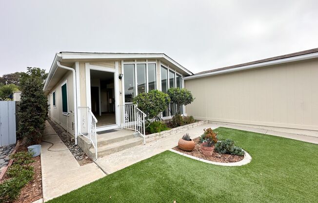 Single-level home in 55+ community of Vista Del Mar!