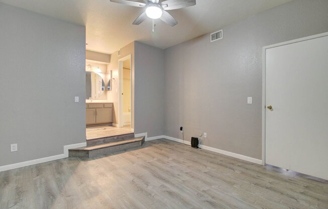 2 beds, 2 baths, 1,095 sqft, $1,600, Unit 140