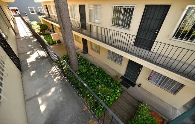 1p691 - 1896 Alcatraz Ave.