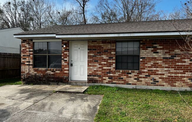 405 Knollwood Circle