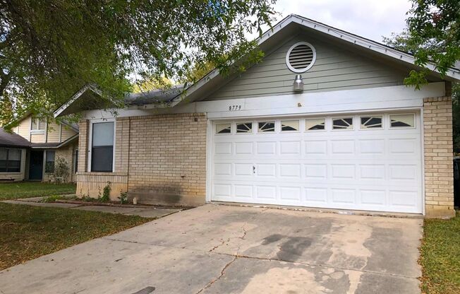 Cute 3BR/1.5BA home close to RAFB