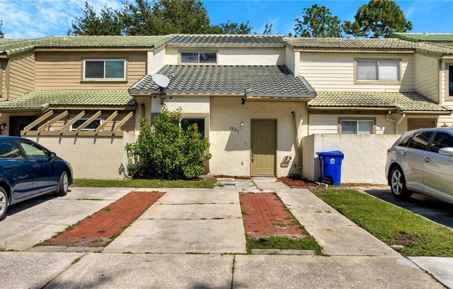 1221 WINTER GRN WAY