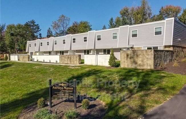 2207 AURORA DR