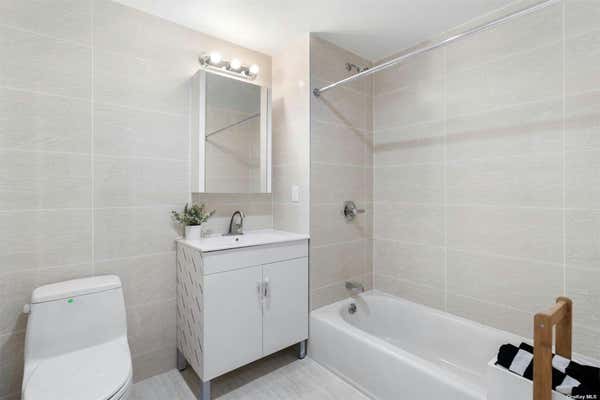 1 bed, 1 bath, 523 sqft, $2,300, Unit 2B